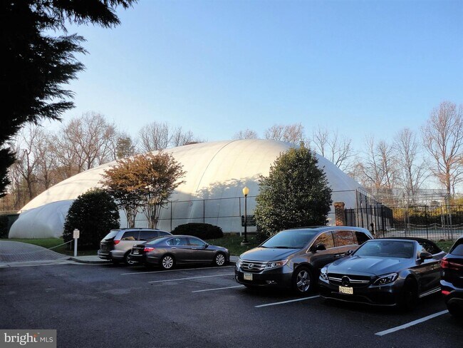 Foto del edificio - 5450 Whitley Park Terrace