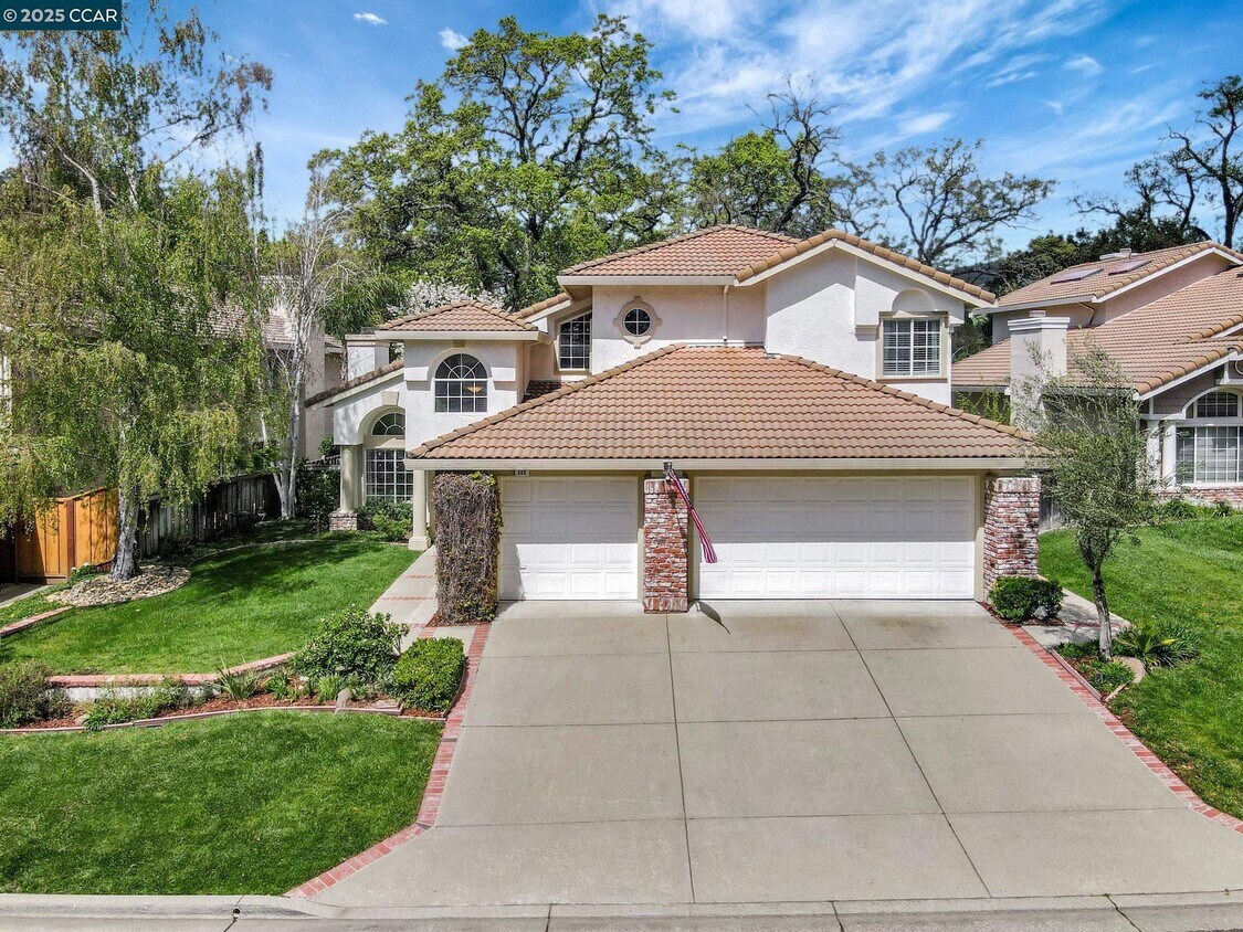 Foto principal - 668 Sun Tree Ct