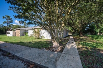 Building Photo - 1555 Green Briar Pkwy
