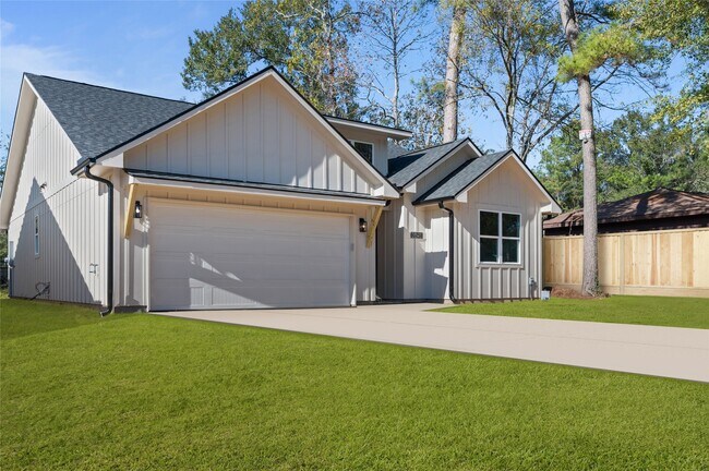Building Photo - 28411 Champion Oaks Dr