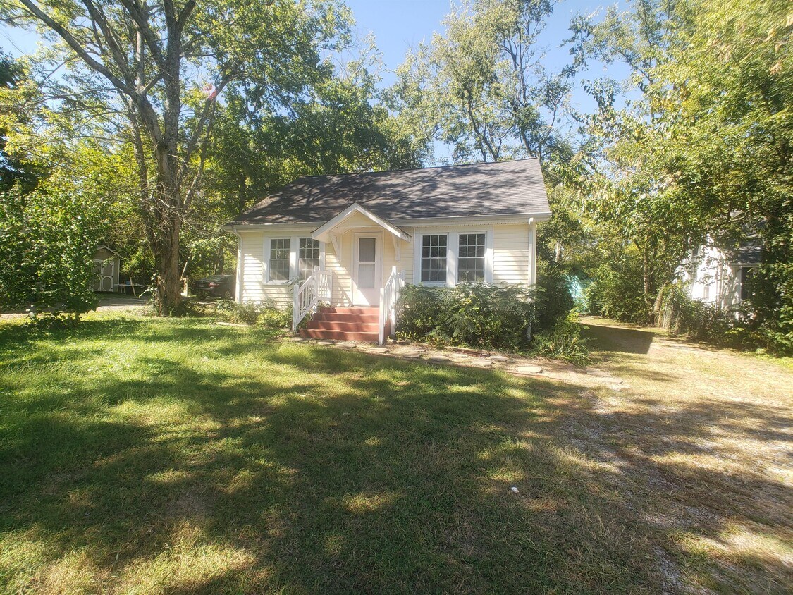 Primary Photo - 605 Kingwood Dr