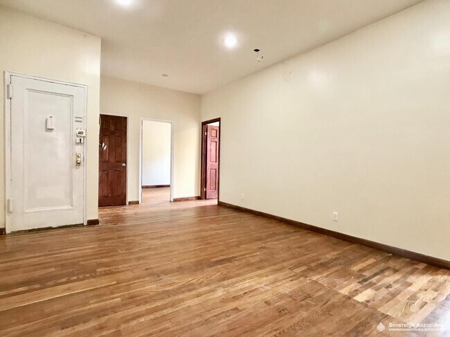 Foto del edificio - 240 W 104th St