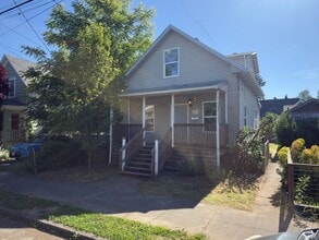 Building Photo - 3938 NE 6th Ave