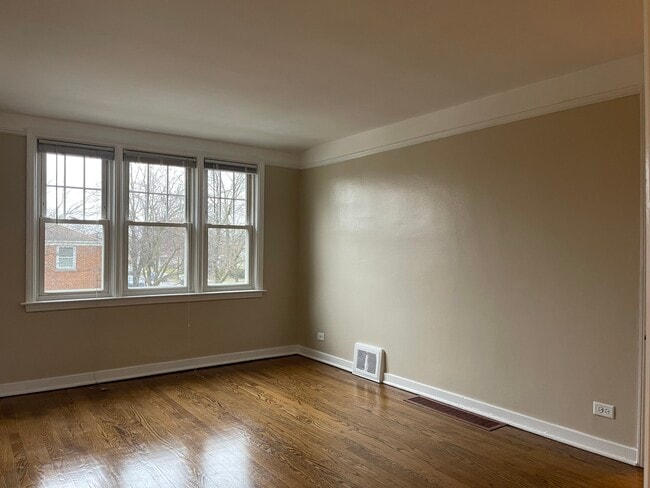 Foto del edificio - 5924 W 37th St