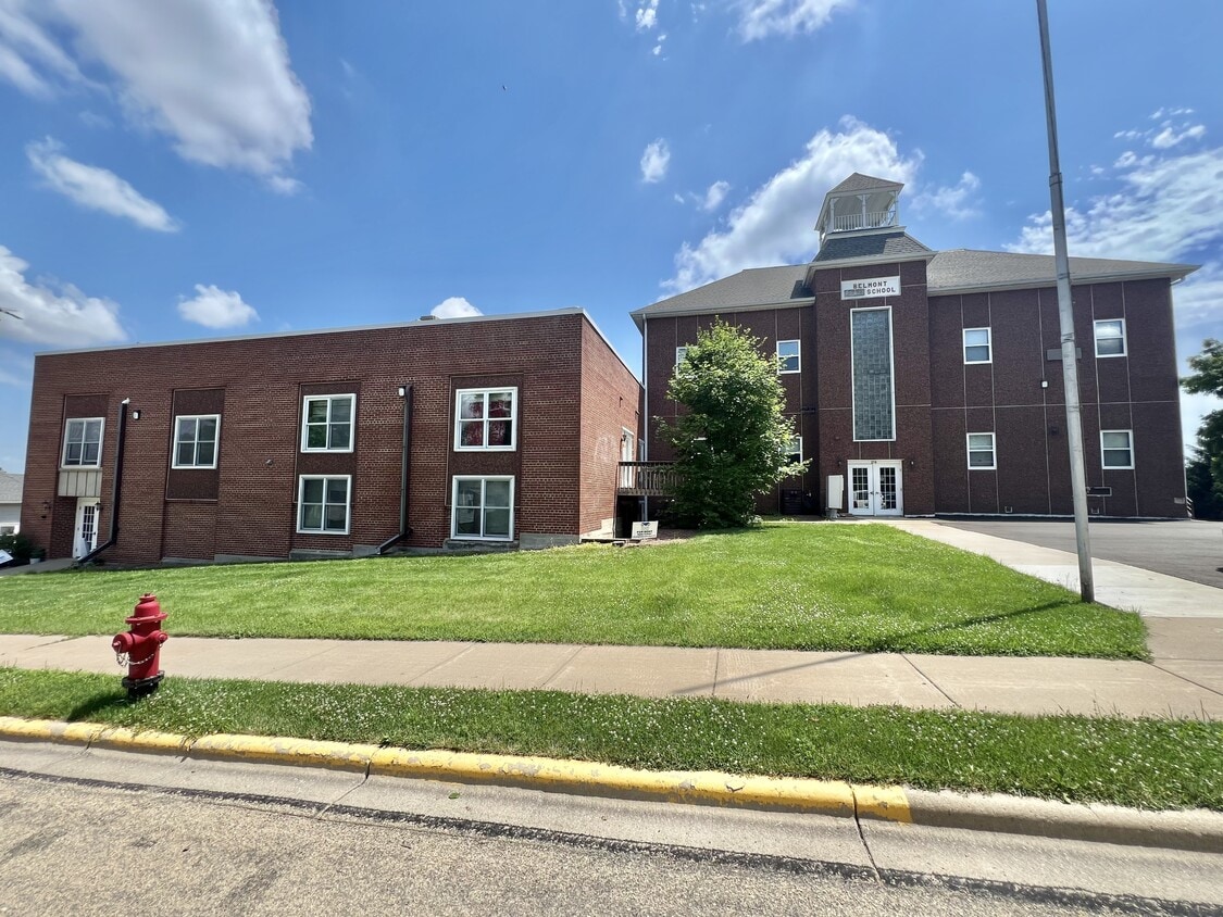 Primary Photo - 214 Wood St