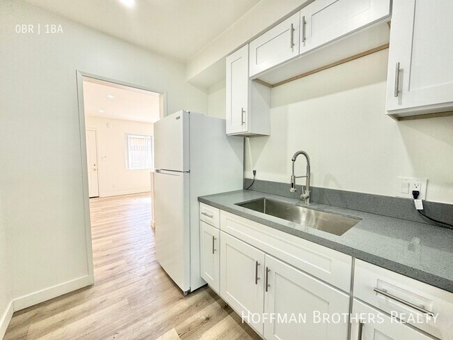 Foto del edificio - 475 E Foothill Blvd