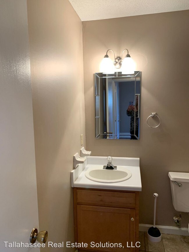 Building Photo - 3 br, 2 bath House - 2628 Byron Circle