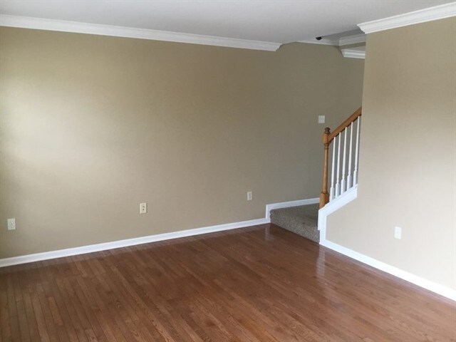 Foto del edificio - 821 Hidden Glen Ln