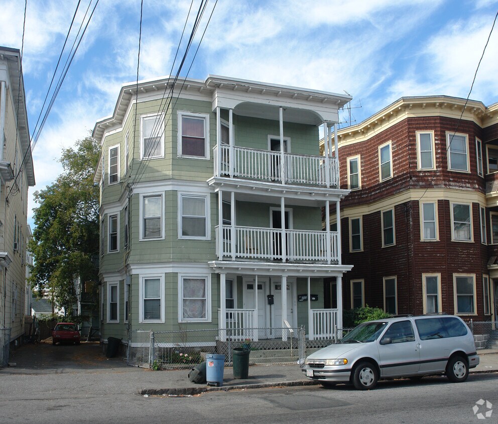 304306 Lawrence St, Lawrence, MA 01841 Apartments Lawrence, MA