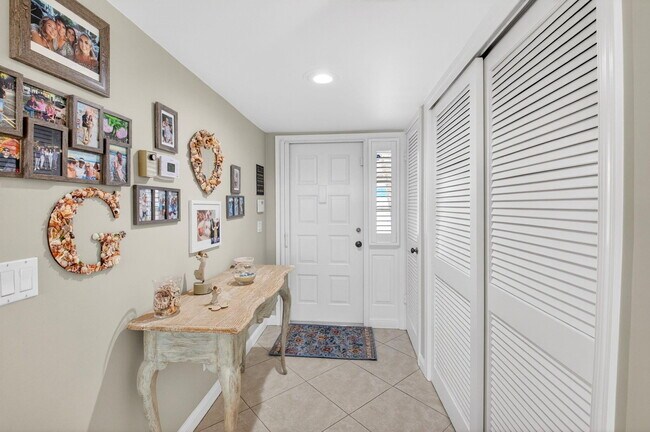 Foto del edificio - 75 Venetian Dr