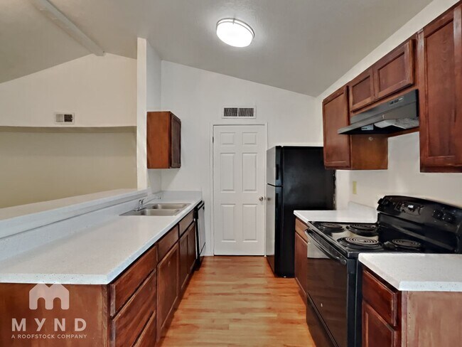 Building Photo - 2428 Limestone Dr