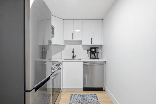 Building Photo - 11230 127 Street-SI ID1391345P