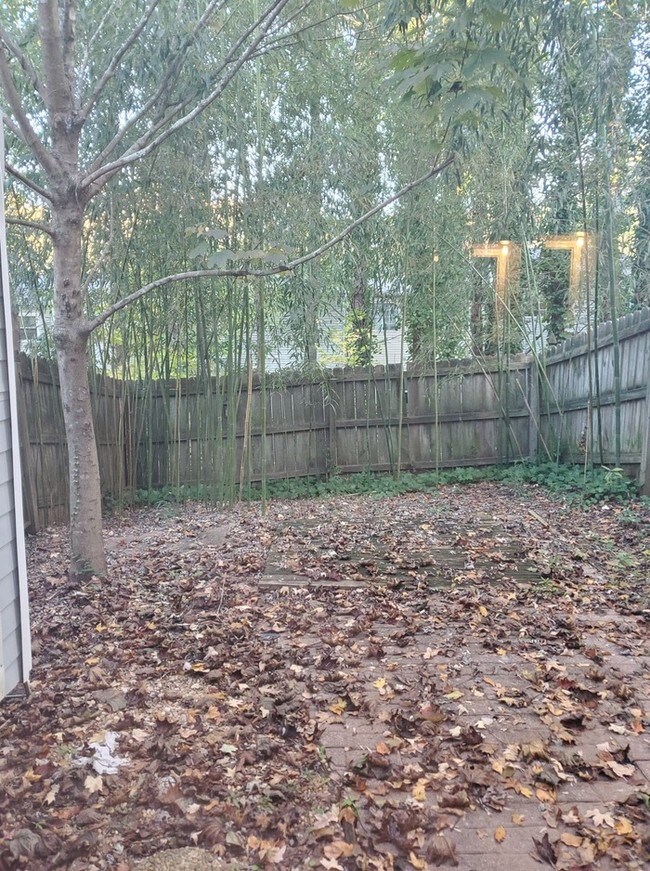 Building Photo - Royal Towne Park Decatur End Unit Townhome