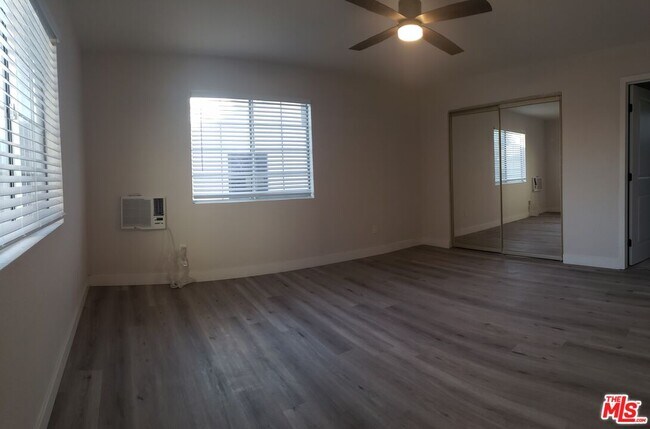 Foto del edificio - 3515 Lifur Ave