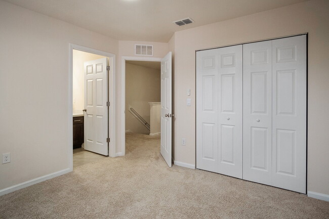 Building Photo - 73 Java Ln