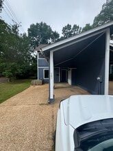 Building Photo - 101 Golf Ct