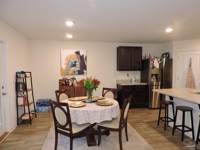 Building Photo - 6450 Churchill Cir
