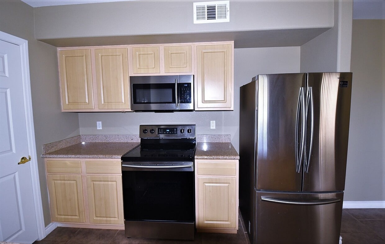 Primary Photo - Charming 1 Bedroom Condo close to Durango ...