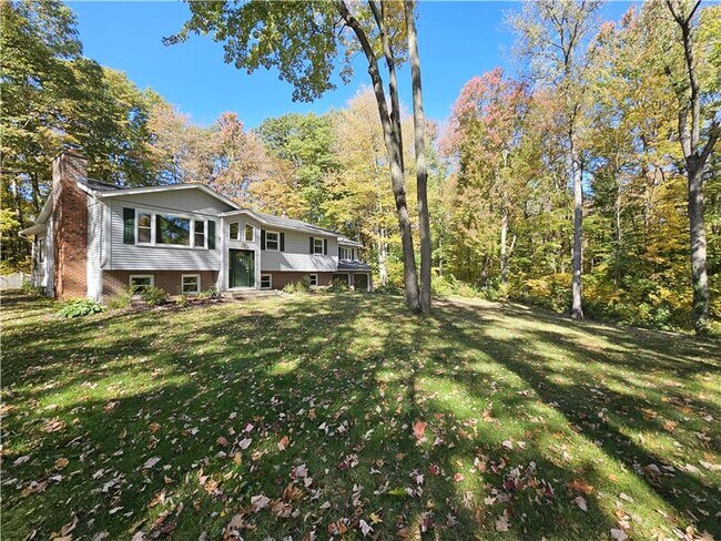 Building Photo - 19 Rustic Dr