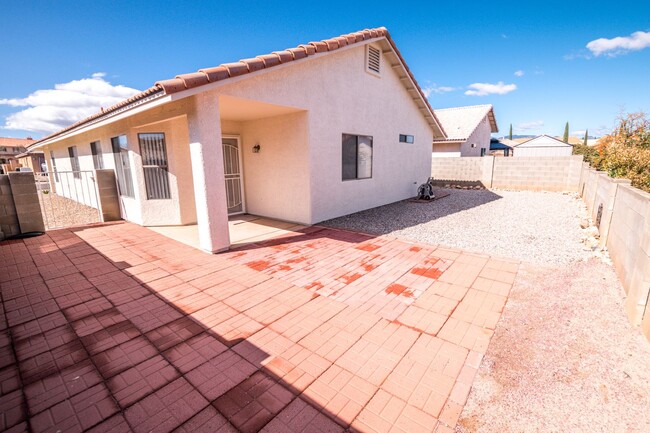 Foto del edificio - Updated and Beautiful Home with 3 Bedroom,...
