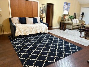 Building Photo - 15938 Mission Village Dr