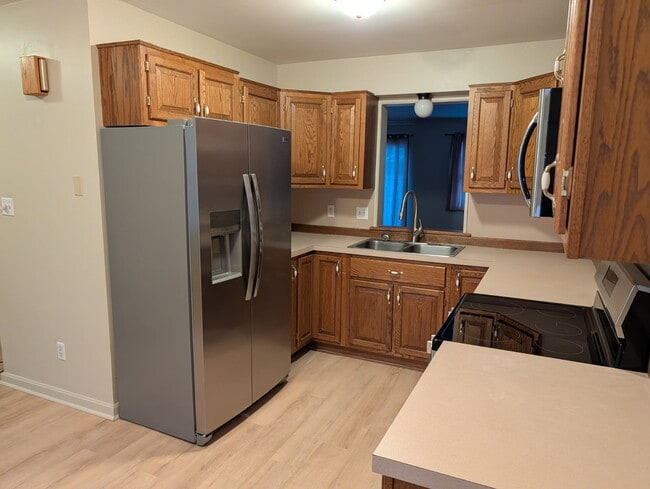 Building Photo - 3490 Scotland Rd