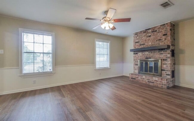 Building Photo - 106 Grand Canyon Dr