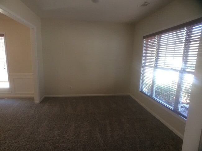 Building Photo - One Month FREE Rent!