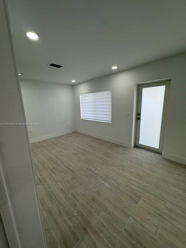 Building Photo - 1670 SW 11th Ter