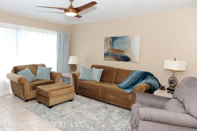 Foto del edificio - 2 br, 2 bath House - 120 Cypress Way E  AP...