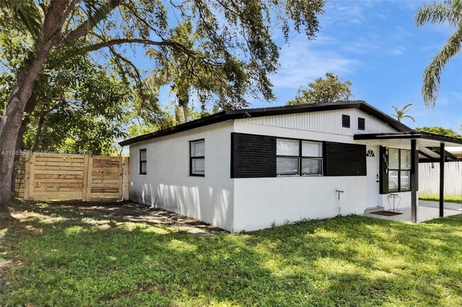 Building Photo - 5836 Hope St