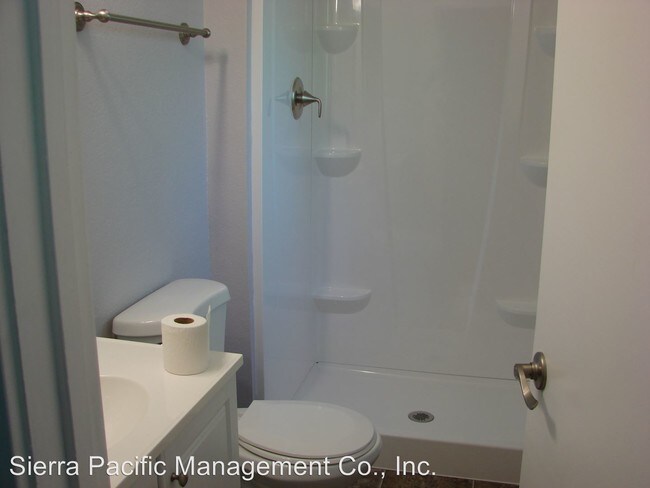 Foto del edificio - 9642 K St