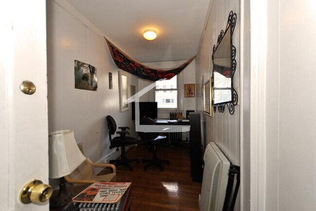 Foto del edificio - 3 bed. 2 Full Bathroom Unit. Eat-in Kitche...