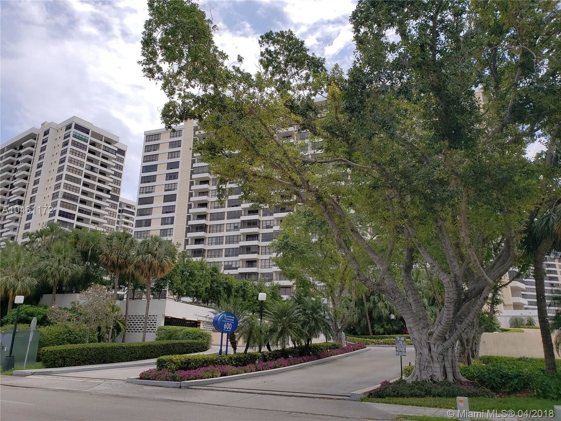 Primary Photo - 600 Three Islands Boulevard