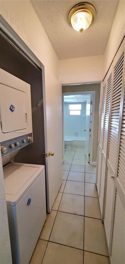 Foto del edificio - 4733 NW 9th Dr