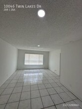 Building Photo - 10046 Twin Lakes Dr
