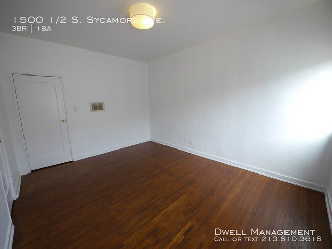 Building Photo - 1343 1/2 S Sycamore Ave