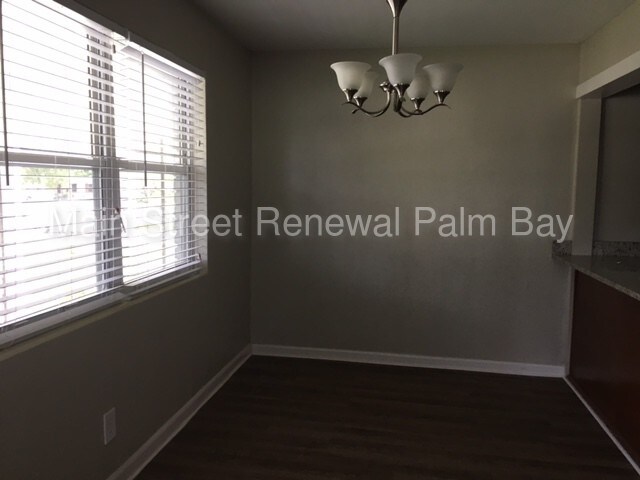 Building Photo - 6418 Ballejo Ct N