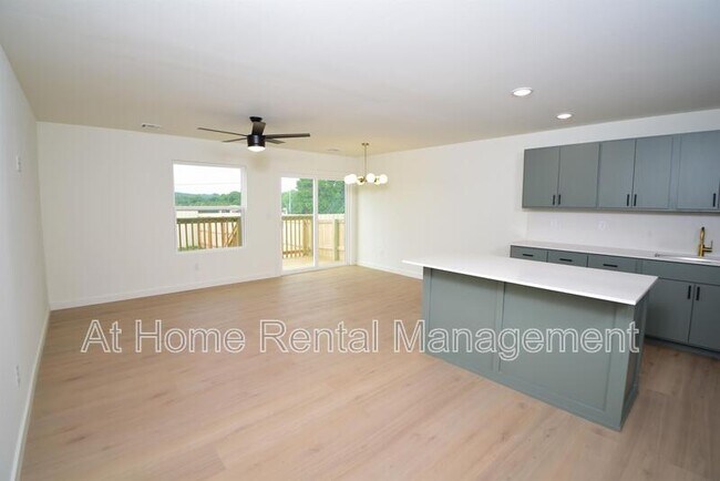 Foto del edificio - 2811 E 81st Pl