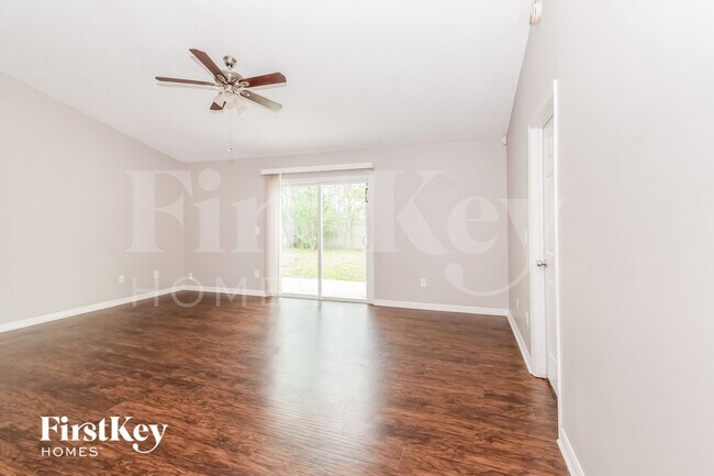 Foto del edificio - 8761 Spring Harvest Ln E