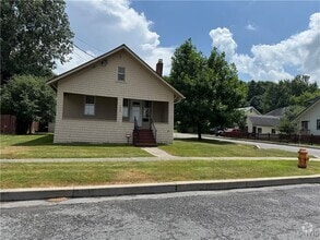 Building Photo - 400 Pawling St