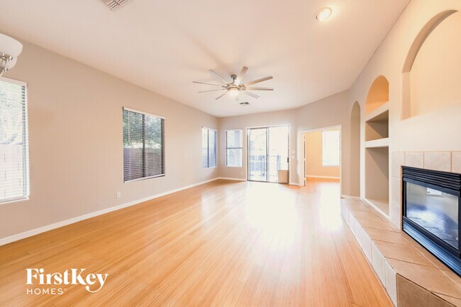 Foto del edificio - 26735 N 65th Dr