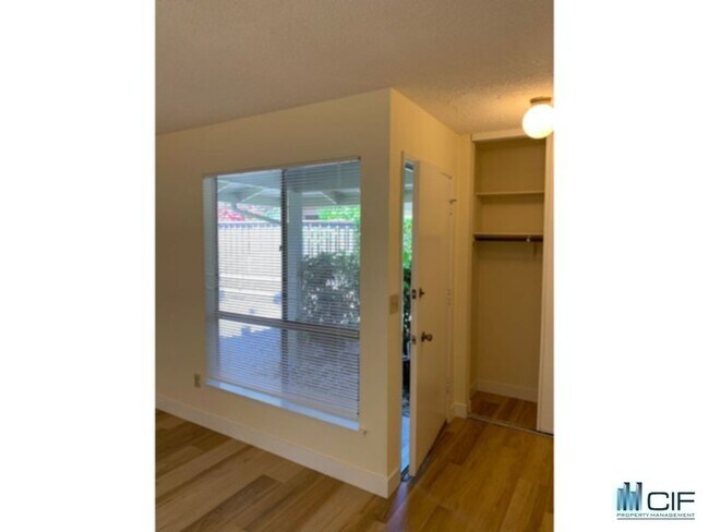 Foto del edificio - 140 Castillion Terrace