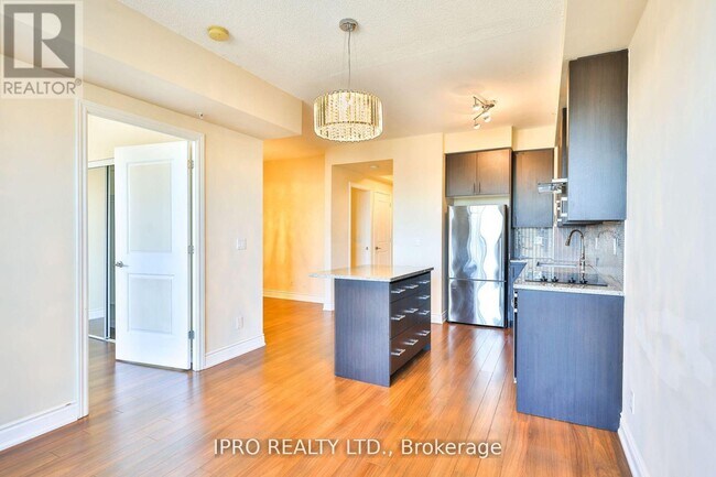 Photo du bâtiment - 806-9088 YONGE St