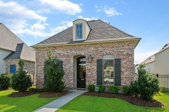 Building Photo - 2619 Cresthaven Ave