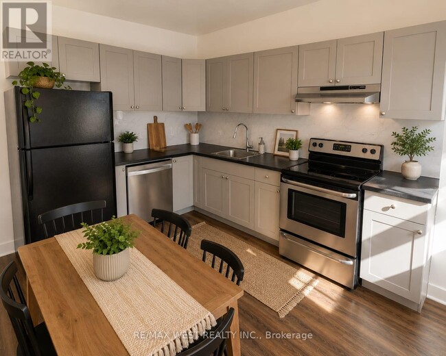 Building Photo - 2089 Dufferin St