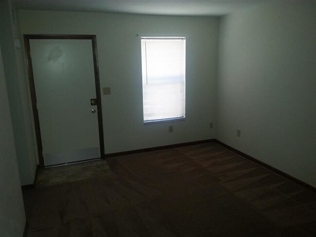 Building Photo - 9621 Capeview Ave