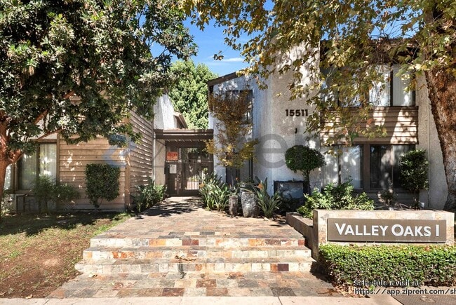 Building Photo - 15511 Sherman Way Building Photo - 15511 Sherman Way