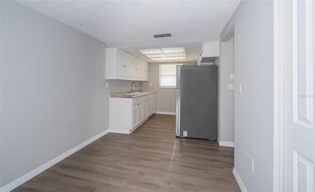 Foto del edificio - 7911 Foxwood Dr