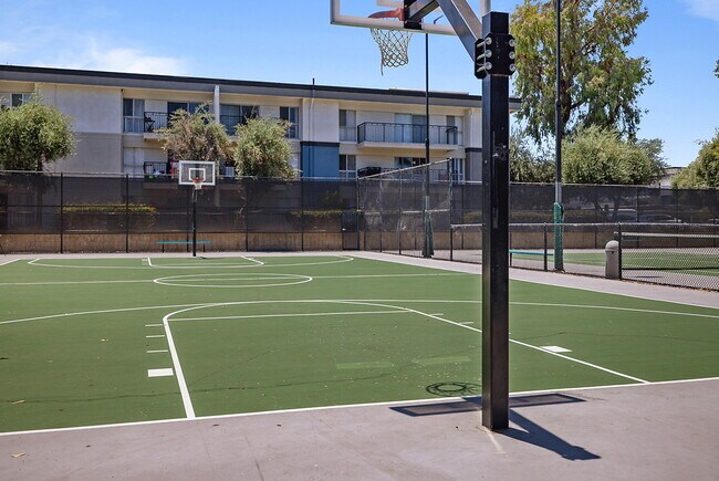 Foto del edificio - Avondale at Warner Center